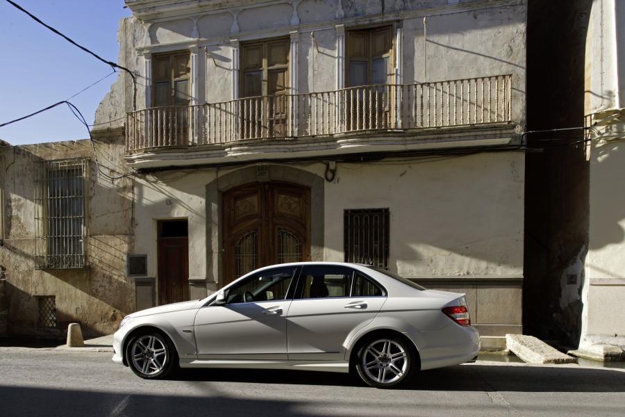  Mercedes-Benz C-Class 2007 года  (фото 42 из 413)
